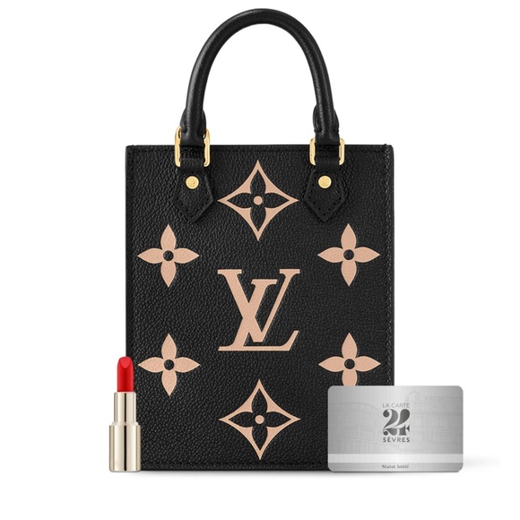 LOUIS VUITTON
Petit Sac Plat Bag - Picture 7 of 10